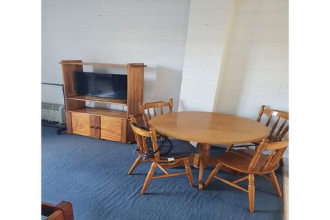 Photo of property in 1/212 Sunnynook Road, Totara Vale, Auckland, 0627