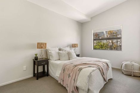 Photo of property in 2/40 Scarlet Oak Drive, Schnapper Rock, Auckland, 0632