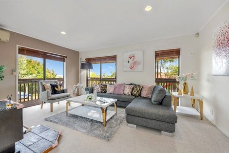 Photo of property in 30 Ransom Smyth Drive, Goodwood Heights, Auckland, 2105