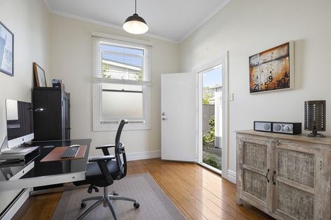 Photo of property in 37 Abbotsford Terrace, Devonport, Auckland, 0624