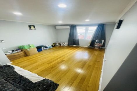 Photo of property in 50 St Leonards Road, Kelston, Auckland, 0602