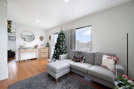 Photo of property in 4a Karepo Crescent, Ranui, Auckland, 0612