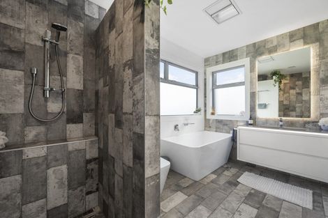 Photo of property in 20 Lancewood Way, Kinloch, Taupo, 3377