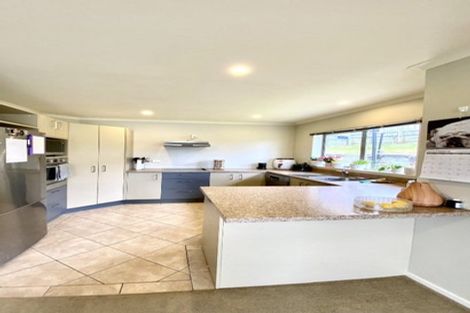 Photo of property in 5 Swain Grove, Riverstone Terraces, Upper Hutt, 5018