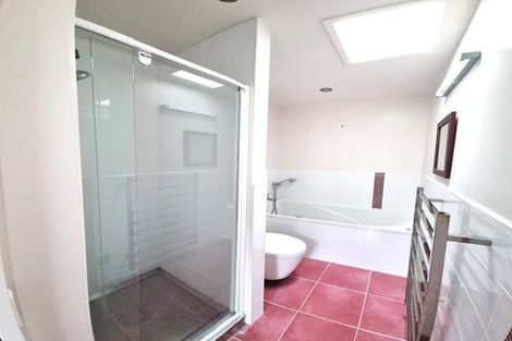 Photo of property in 11 Lawson Place, Mount Victoria, Wellington, 6011