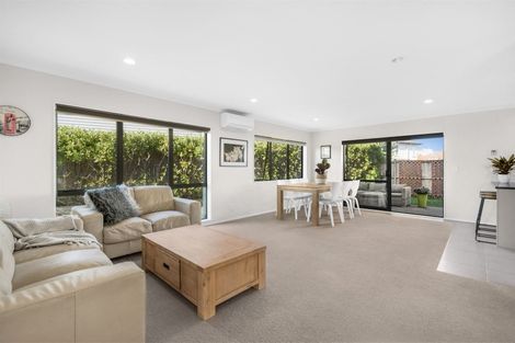 Photo of property in 24 Pickaberry Avenue, Karaka, Papakura, 2113