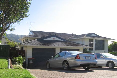 Photo of property in 44 Woodman Drive, Tawa, Wellington, 5028