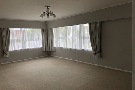 Photo of property in 1/13 Brouder Place, Hillpark, Auckland, 2102