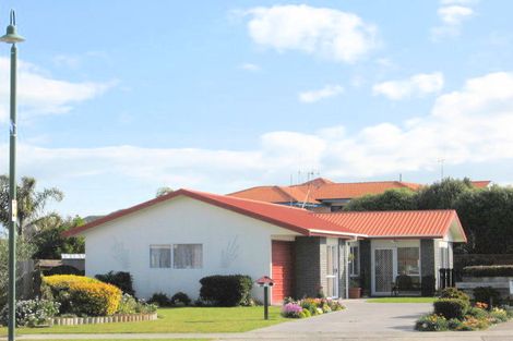 Photo of property in 34 Kane Road, Papamoa Beach, Papamoa, 3118