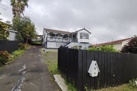 Photo of property in 3 Melia Grove, Goodwood Heights, Auckland, 2105