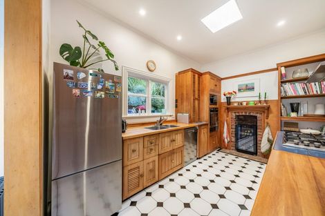 Photo of property in 9 Maida Vale Road, Roseneath, Wellington, 6011