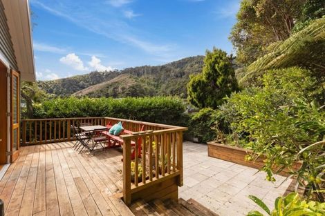 Photo of property in 15 Pitoitoi Road, Days Bay, Lower Hutt, 5013