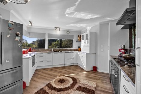 Photo of property in 1343 Devon Road, Brixton, Waitara, 4382