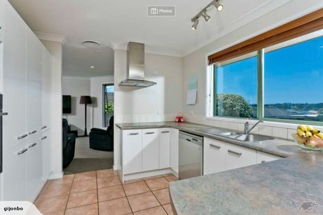Photo of property in 57 Bluebird Crescent, Unsworth Heights, Auckland, 0632