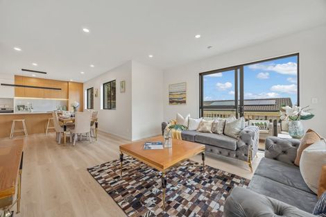 Photo of property in 48 Lewisham Street, Highland Park, Auckland, 2010