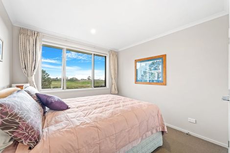 Photo of property in 16 Ruth Craig Place, Stanmore Bay, Whangaparaoa, 0932