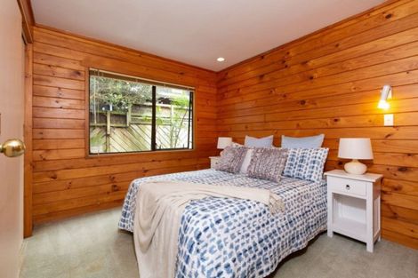 Photo of property in 2/62 Hillcrest Avenue, Hillcrest, Auckland, 0627