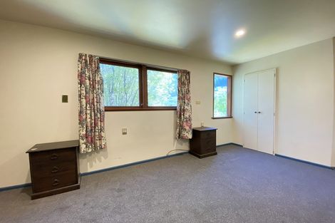 Photo of property in 16 Mackinnon Terrace, Sunshine Bay, Queenstown, 9300