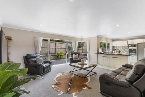 Photo of property in 11 Nathan Close, Somerville, Auckland, 2014