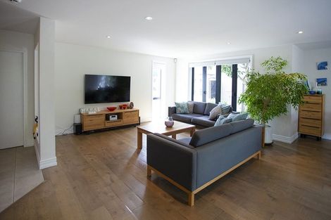 Photo of property in 27c Tamaki Bay Drive, Pakuranga, Auckland, 2010