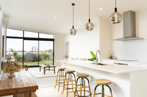 Photo of property in 43 Hinaki Street, Poike, Tauranga, 3112