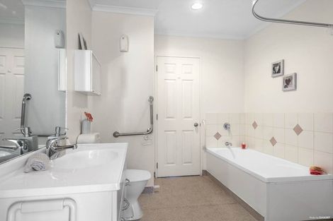 Photo of property in 5/16 Vinograd Drive, Te Atatu Peninsula, Auckland, 0610