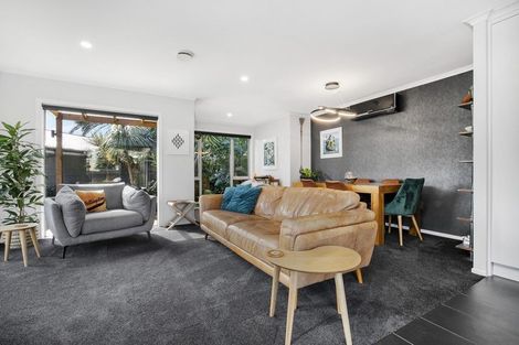 Photo of property in 14 Pinehurst Place, Wattle Downs, Auckland, 2103