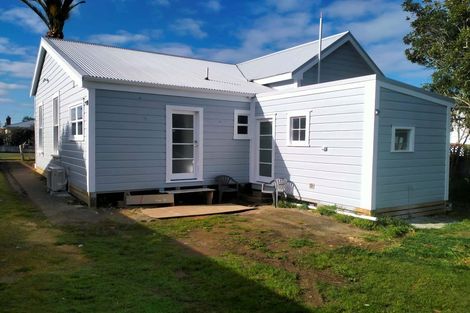 Photo of property in 37 Ross Street, Woodville, 4920