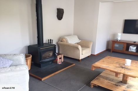 Photo of property in 26 Lyndfield Lane, Newlands, Wellington, 6037