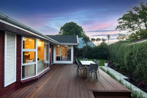 Photo of property in 8 Ladbrokes Place, Fendalton, Christchurch, 8052