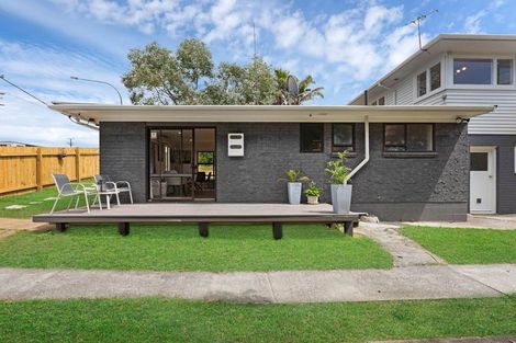 Photo of property in 1/10 Mildmay Road, Henderson, Auckland, 0610