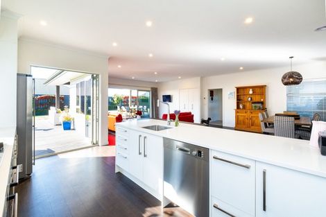 Photo of property in 11 Whakatomo Place, Havelock North, 4130