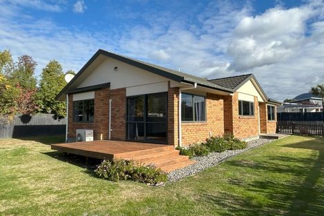 Photo of property in 12a Huia Street, Waikawa, Picton, 7220