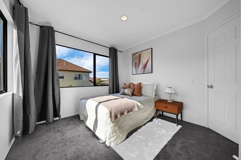 Photo of property in 26 Thornbury Crescent, East Tamaki Heights, Auckland, 2016