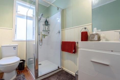 Photo of property in 5 Lonsdale Crescent, Rongotai, Wellington, 6022