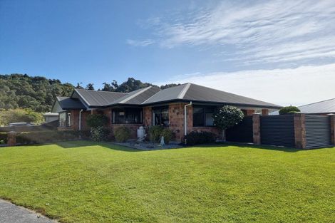 Photo of property in 10 Westvale Drive, Greymouth, 7805