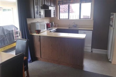 Photo of property in 5 Hillside Crescent, Westown, New Plymouth, 4310