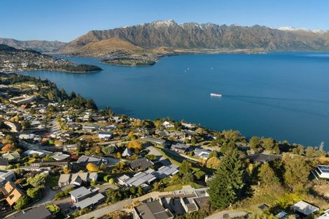 Photo of property in 6 Lordens Place, Fernhill, Queenstown, 9300
