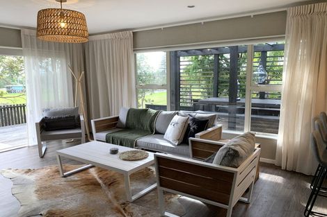 Photo of property in 5 Esther Place, Red Beach, 0932