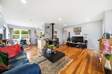 Photo of property in 112 Eskdale Road, Birkdale, Auckland, 0626