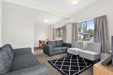 Photo of property in 16 Ranch Avenue, Beach Haven, Auckland, 0626