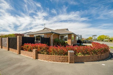 Photo of property in 14 Rue De La Mare, Parklands, Christchurch, 8083