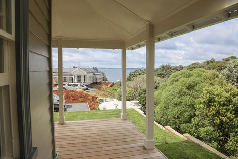 Photo of property in 204 Cape Rodney Road, Leigh, 0985