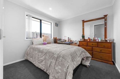 Photo of property in 32 Oralee Terrace, Peacocke, Hamilton, 3206