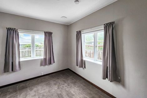 Photo of property in 52 Bell Road, Waiwhetu, Lower Hutt, 5010