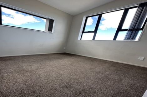 Photo of property in 13 Millcroft Lane, Ranui, Auckland, 0612