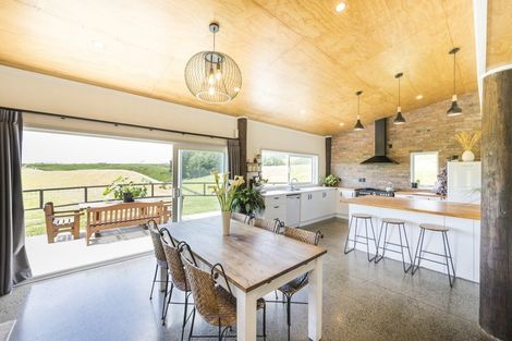 Photo of property in 34 Highland View Drive, Tokomaru, Palmerston North, 4474