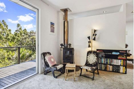 Photo of property in 609 South Titirangi Road, Titirangi, Auckland, 0604