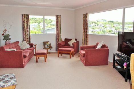 Photo of property in 24 Grovenor Drive, Orewa, 0931