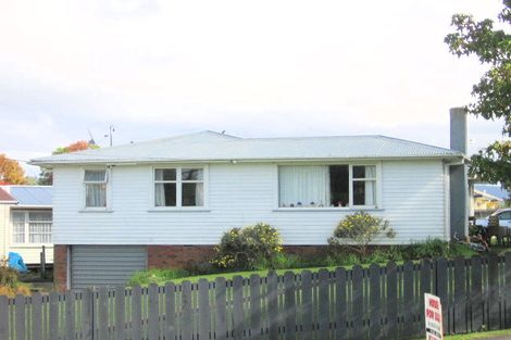 Photo of property in 77 View Road, Henderson, Auckland, 0612